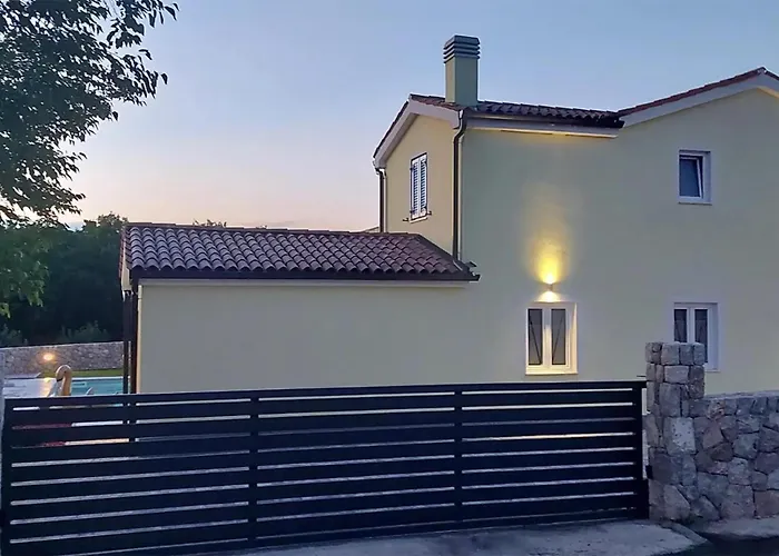 Semesterbostad Gorgeous In Dobrinj